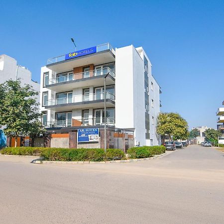 Fabhotel Ar Suites Gurgaon Exterior photo