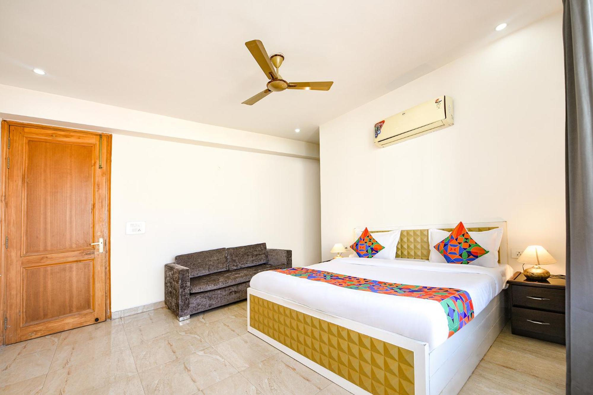 Fabhotel Ar Suites Gurgaon Exterior photo