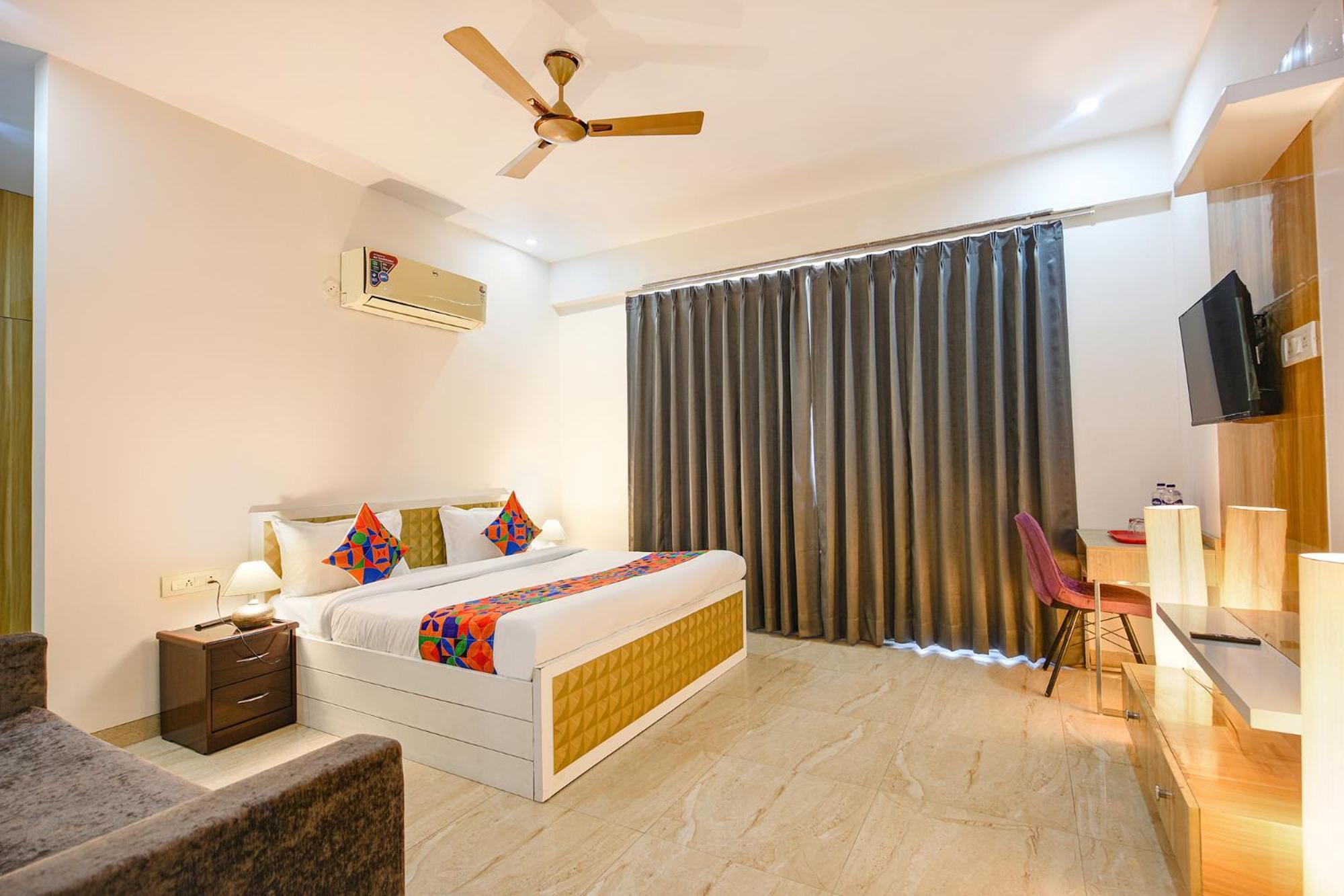 Fabhotel Ar Suites Gurgaon Exterior photo