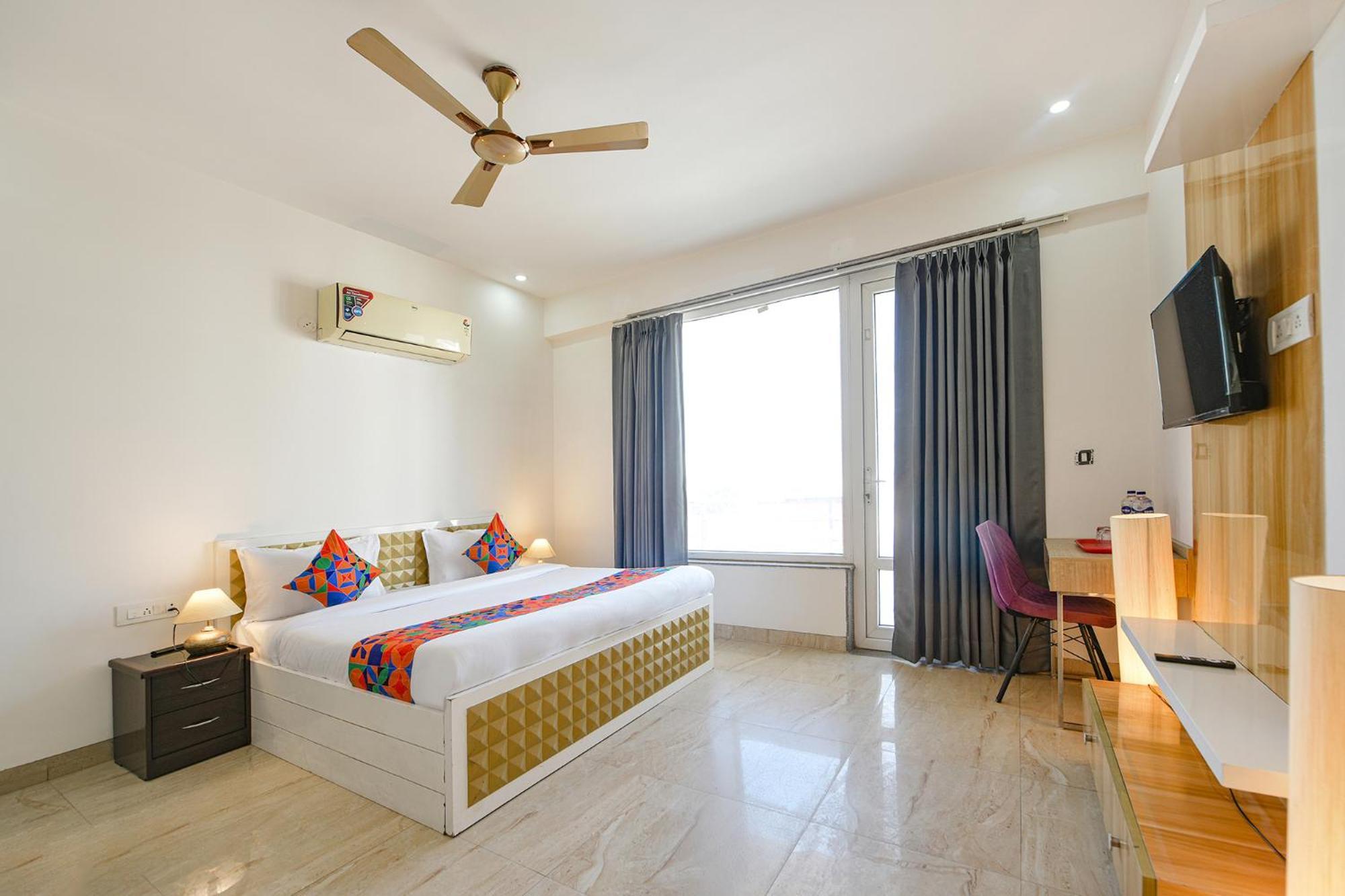 Fabhotel Ar Suites Gurgaon Exterior photo